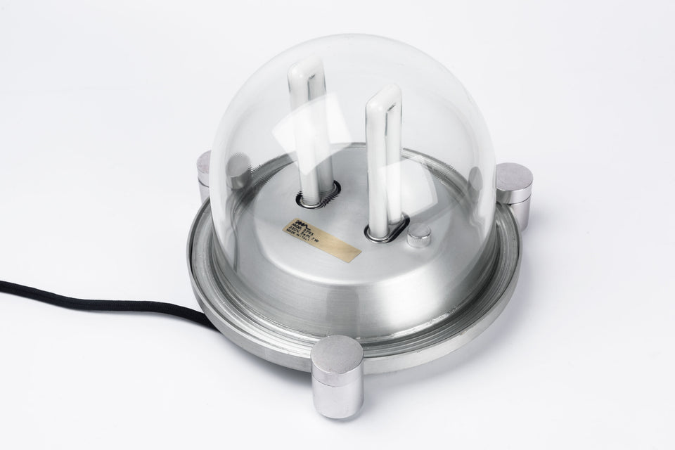 Elegant post-modern Italian table lamp titled "Ampoule" by Elio Martinelli for Martinelli Luce. 